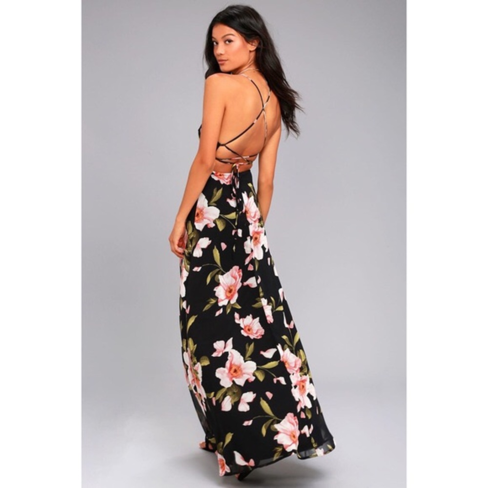 LULU’S Floral Lace-Back Maxi